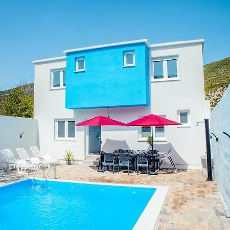 Plava Swiming Pool With House Villa Mostar