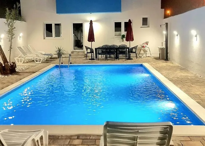 Villa Plava Swiming Pool With House Mostar
