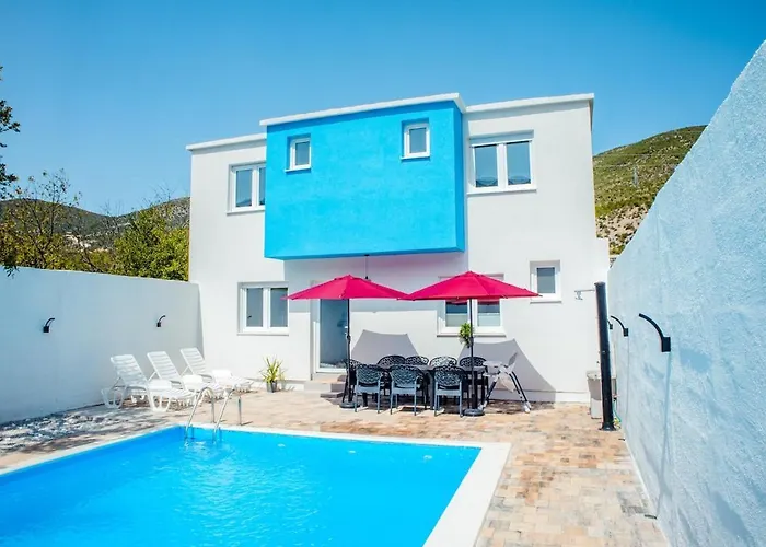 Plava Swiming Pool With House Villa Mostar